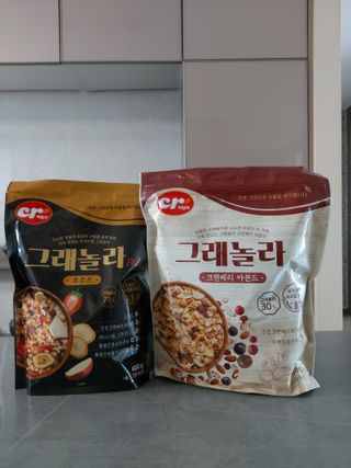 씨알푸드 씨알로 그래놀라 2종 후르츠+크랜베리 아몬드 — 5점을 준 리뷰어가 2022년 7월 올린 사용 사진