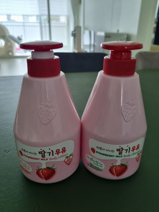 [과일나라] 피부가 마시는 딸기우유 바디클렌저&바디로션 리뷰 사진