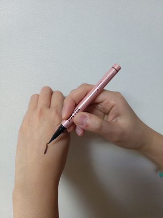[MONDRAW] 몬드로우 붓펜 아이라이너 — 5점을 준 리뷰어가 2022년 1월 올린 사용 사진