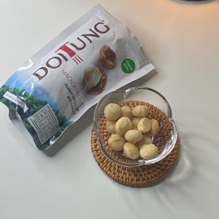 도이퉁 마카다미아 넛 90g  로얄 마카넛 오리지널 쏠트 허니 — 5점을 준 리뷰어가 2021년 2월 올린 사용 사진