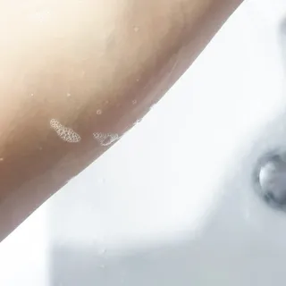 벨먼 내추럴 스파 머드레티놀 바디워시(그린로즈, 미드나잇 피오니) — 5점을 준 리뷰어가 2022년 6월 올린 사용 사진