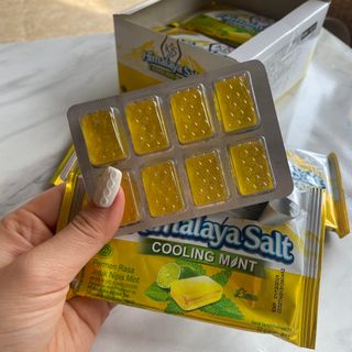 마요라 히말라야 솔트 캔디 2종-페퍼민트 맛, 라임민트 맛 — 3점을 준 리뷰어가 2023년 1월 올린 사용 사진