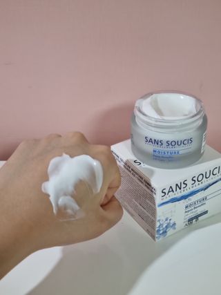 산수시 아쿠아 베네핏 24h 수부지 물광 속건조 수분크림 50ml — 4점을 준 리뷰어가 2021년 6월 올린 사용 사진