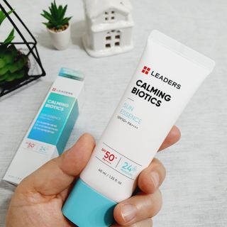 리더스코스메틱 리더스 카밍 바이오틱스 선 에센스 SPF 50+ PA++++ — 5점을 준 리뷰어가 2022년 5월 올린 사용 사진