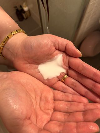 [포레스트스토리] 탈모증상완화 샴푸 1,000ml — 5점을 준 리뷰어가 2022년 3월 올린 사용 사진