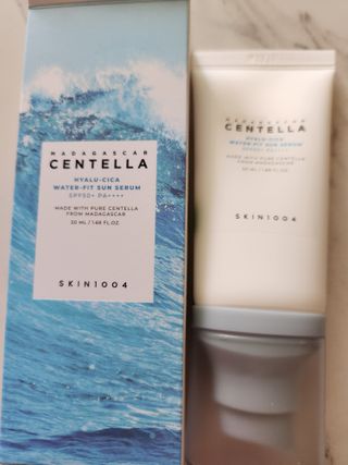[스킨1004] 마다가스카르 센텔라 히알루-시카 워터핏 선세럼 50ml — 5점을 준 리뷰어가 2024년 5월 올린 사용 사진