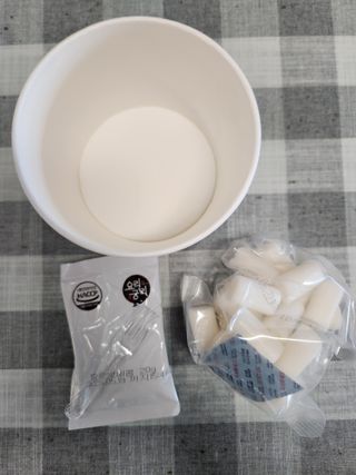 나우  [요리궁리] B타입 ( 매콤, 치즈, 매콤까르보 ) 꽃떡볶이 6개입 세트 — 5점을 준 리뷰어가 2025년 3월 올린 사용 사진