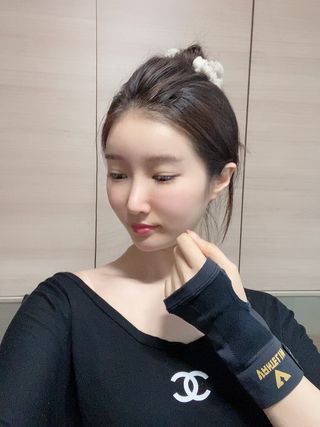 반테린서포터 손목 — 5점을 준 리뷰어가 2021년 4월 올린 사용 사진