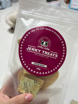 [졸리졸리] 애견 치즈스틱 (HORSE MILK CHEESE) — 5점을 준 리뷰어가 2023년 1월 올린 사용 사진