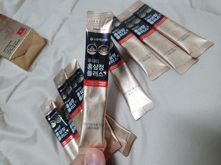서울약사신협_투데이홍삼정플러스스틱_10g x 30포 — 5점을 준 리뷰어가 2021년 2월 올린 사용 사진