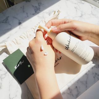 [위켄더스] 끈적임 없이 수분감을 채워주는 핸드& 바디로션 1종 랜덤발송 — 5점을 준 리뷰어가 2022년 5월 올린 사용 사진