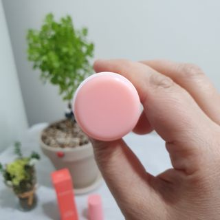 스킨큐어 산다화 카멜리아 안티 링클 멀티밤 — 5점을 준 리뷰어가 2022년 4월 올린 사용 사진