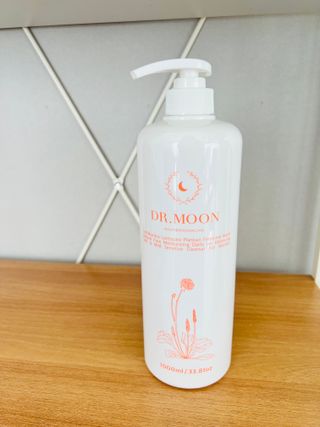 프리[닥터문] 유산균 락토케어 질경초 여성청결제 1000ml (젤타입) — 5점을 준 리뷰어가 2022년 5월 올린 사용 사진
