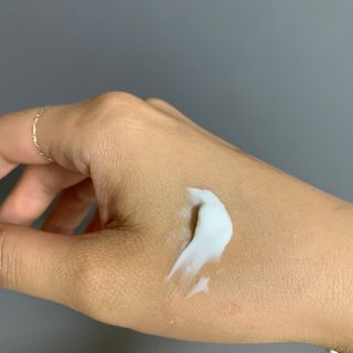 산수시 아쿠아 베네핏 24h 수부지 물광 속건조 수분크림 50ml — 5점을 준 리뷰어가 2021년 6월 올린 사용 사진