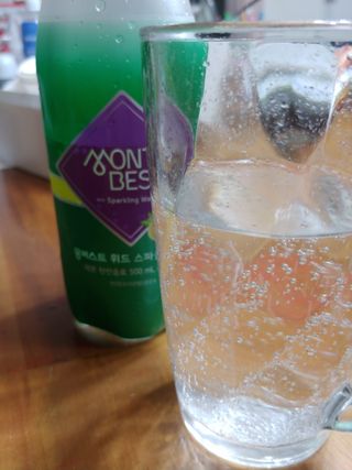몽베스트 Montbest with Sparkling water Lemon OR Lime 20병(랜덤) — 4.5점을 준 리뷰어가 2021년 10월 올린 사용 사진