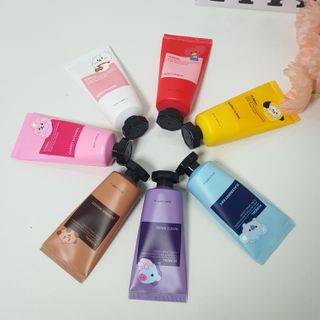 쿤달 BT21 시어버터 앤 마카다미아 퓨어 핸드크림 50ml 7구 기프트 세트 — 5점을 준 리뷰어가 2021년 3월 올린 사용 사진