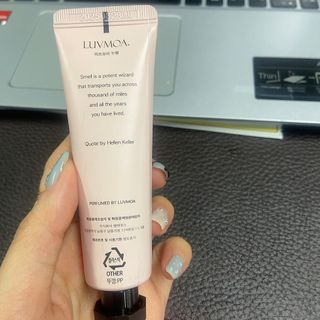 러브모아 향수 고체향수 승무원 고체향수 바르는 향수 니치향수 도손 우드세이지 앤 씨솔트 — 4점을 준 리뷰어가 2022년 10월 올린 사용 사진