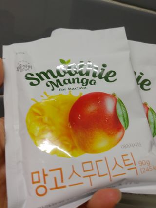 [복음자리] 바리스타 패키지 2종 랜덤발송 (딸기스무디 스틱+샤인머스캣에이드 or 망고스무디+자몽에이드) — 5점을 준 리뷰어가 2022년 7월 올린 사용 사진