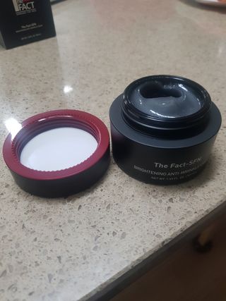 The Fact 더팩트 에스에프엔 브라이트닝 안티 링클 크림 50ml — 5점을 준 리뷰어가 2022년 7월 올린 사용 사진