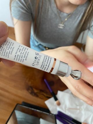 산수시 일루미네이팅 펄 영양 다크서클 스틱 아이 크림 케어 15ml — 5점을 준 리뷰어가 2021년 6월 올린 사용 사진