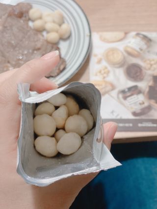 도이퉁 마카다미아 넛 90g  로얄 마카넛 오리지널 쏠트 허니 — 5점을 준 리뷰어가 2021년 3월 올린 사용 사진