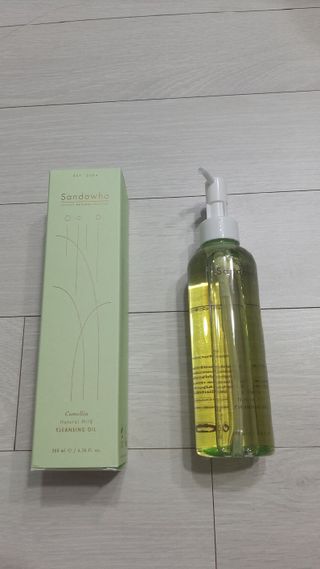 스킨큐어 산다화 순한 클렌징 동백 오일 200ml — 5점을 준 리뷰어가 2023년 8월 올린 사용 사진