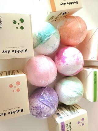 버블데이 배쓰밤 거품입욕제 버블바 6종 — 4점을 준 리뷰어가 2021년 8월 올린 사용 사진