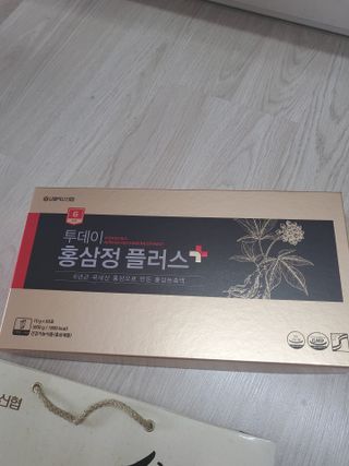 서울약사신협_투데이홍삼정플러스스틱_10g x 60포 — 5점을 준 리뷰어가 2021년 6월 올린 사용 사진