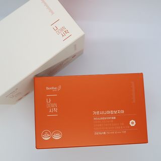 12월 15일 출시, 건강기능식품 브랜드 본리브 나 다운 시작 제품 3종 — 5점을 준 리뷰어가 2021년 2월 올린 사용 사진