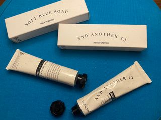 멈칫(MUMCHIT) 넥퍼퓸 NECKPERFUME 2가지 향 — 5점을 준 리뷰어가 2021년 11월 올린 사용 사진