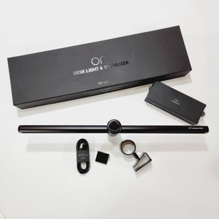 TOMO GRAPHY 나 있을땐 환한 조명 나 없을땐 확실한 살균 ★ DESK LIGHT & STERILIZER [ON] ★ — 5점을 준 리뷰어가 2021년 12월 올린 사용 사진