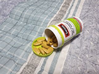Swisse 스위스 고함량 밀크씨슬 35,000mg 60정 — 5점을 준 리뷰어가 2021년 11월 올린 사용 사진