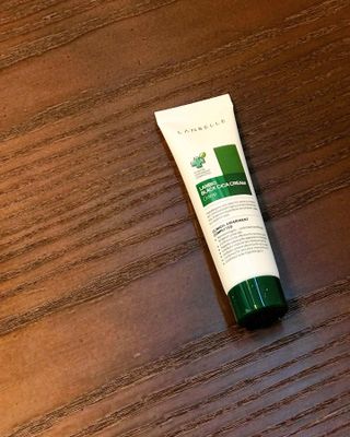 랑벨 랑바이오 블랙 시카 크림 50ml(블랙비 프로폴리스, 시카 4종, 판테놀 10 함유) — 5점을 준 리뷰어가 2022년 4월 올린 사용 사진
