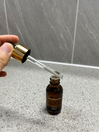 스킨큐어 산다화 비타민c 화이트닝 에센스 30ml — 5점을 준 리뷰어가 2023년 12월 올린 사용 사진