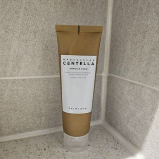스킨1004 [SKIN1004] 마다가스카르 센텔라 앰플 폼 125ml — 5점을 준 리뷰어가 2024년 8월 올린 사용 사진