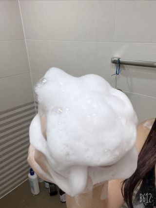 방방곳곳 편림초 마이크로바이옴 샴푸 — 5점을 준 리뷰어가 2022년 4월 올린 사용 사진