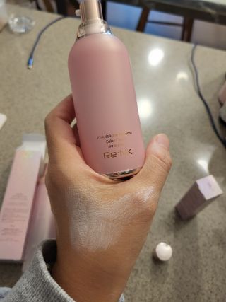리엔케이 핑크 볼륨 래디언스 컬러크림 스페셜 에디션 3종 — 5점을 준 리뷰어가 2022년 10월 올린 사용 사진
