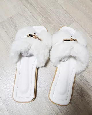 소담스퀘어 상암 쌍형컴퍼니 복슬복슬 포근한 털슬리퍼 — 4점을 준 리뷰어가 2022년 12월 올린 사용 사진
