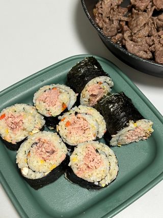 해풀잎 누구나 김밥*1ea [(혼합야채 35g *1ea,  김밥김 (5g, 5ea),  양념간장 (6g, 5ea), 참기름(5g, 2ea)] — 5점을 준 리뷰어가 2022년 8월 올린 사용 사진