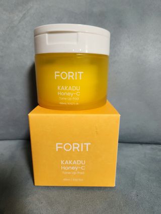 [포잇] 카카두허니씨 미백 톤업패드 190ml 60매 *1개 — 4점을 준 리뷰어가 2023년 1월 올린 사용 사진