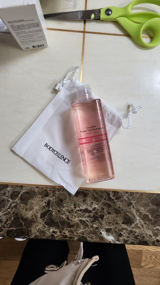 [바디셀런스] 속보습+사용감+향 모두 잡은 / 세라드린 속보습 핑크토너 300ml — 5점을 준 리뷰어가 2022년 3월 올린 사용 사진