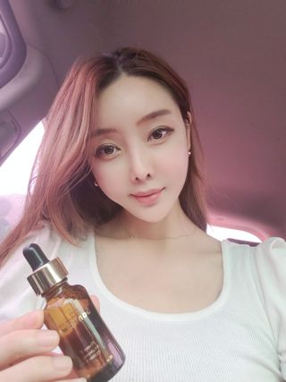 스킨큐어 산다화 비타민c 화이트닝 에센스 30ml — 5점을 준 리뷰어가 2021년 7월 올린 사용 사진
