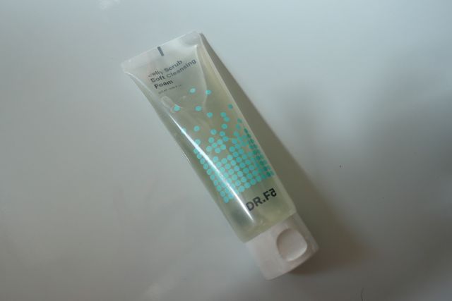 젤리스크럽 소프트 클렌징폼 120ml 리뷰 사진