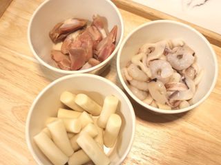 화끈한녀석들 새오똥400g 새우,오징어,똥집 볶음요리 소스,밀떡, 참기름 포함 — 3점을 준 리뷰어가 2022년 12월 올린 사용 사진
