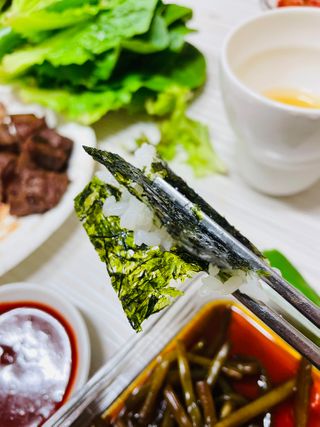 [해림맛김] 들기름에 구운 바삭바삭 김 4종 세트 + 1종 랜덤발송 총5개입 — 5점을 준 리뷰어가 2021년 2월 올린 사용 사진