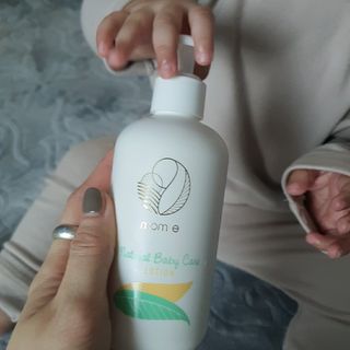 mom e 맘이 내추럴 베이비 케어 샴푸앤바스+로션 — 5점을 준 리뷰어가 2021년 2월 올린 사용 사진