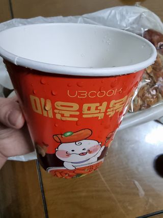 유비쿡 컵떡볶이 매운컵떡볶이2개/ 짜장컵떡볶이 2개  총 4개세트 — 4점을 준 리뷰어가 2021년 3월 올린 사용 사진