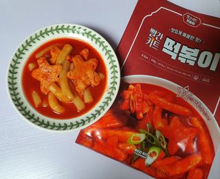 빨간키트 떡볶이 밀키트 2~3인분 매운맛 국물 떡볶이 만들기 쉬운 황금 레시피 분말 소스로 간편한 요리 — 5점을 준 리뷰어가 2021년 8월 올린 사용 사진