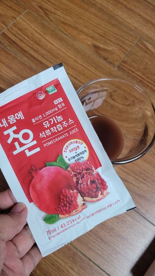 농업회사법인조은 유기농 석류 NFC 착즙주스 70ml 30포 — 5점을 준 리뷰어가 2021년 10월 올린 사용 사진