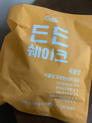 [덜다] 든든 식물성 단백질 쉐이크 40g X 7입 (곡물/딸기) — 5점을 준 리뷰어가 2023년 8월 올린 사용 사진